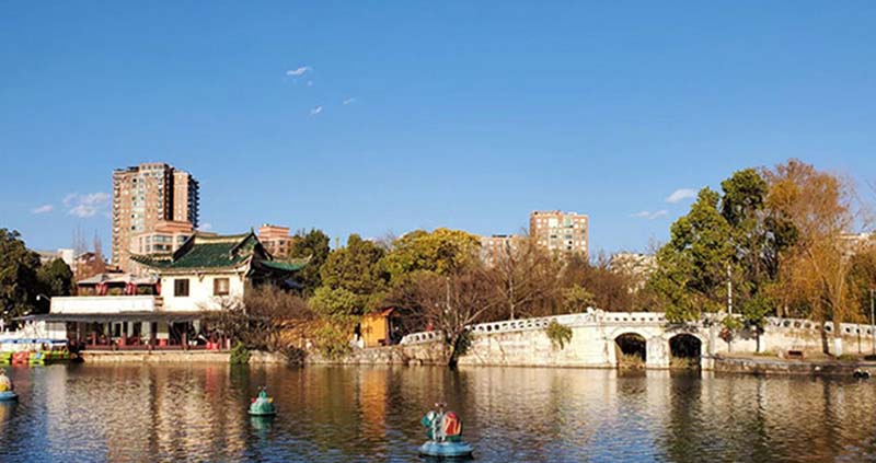 Зеленое озеро Куньмин